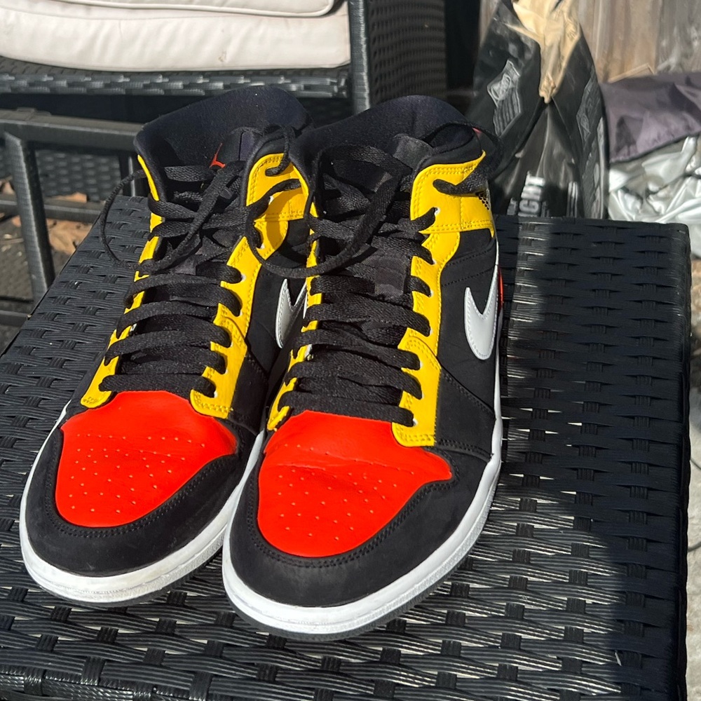 Jordan 1 Mid shoes. Good condition